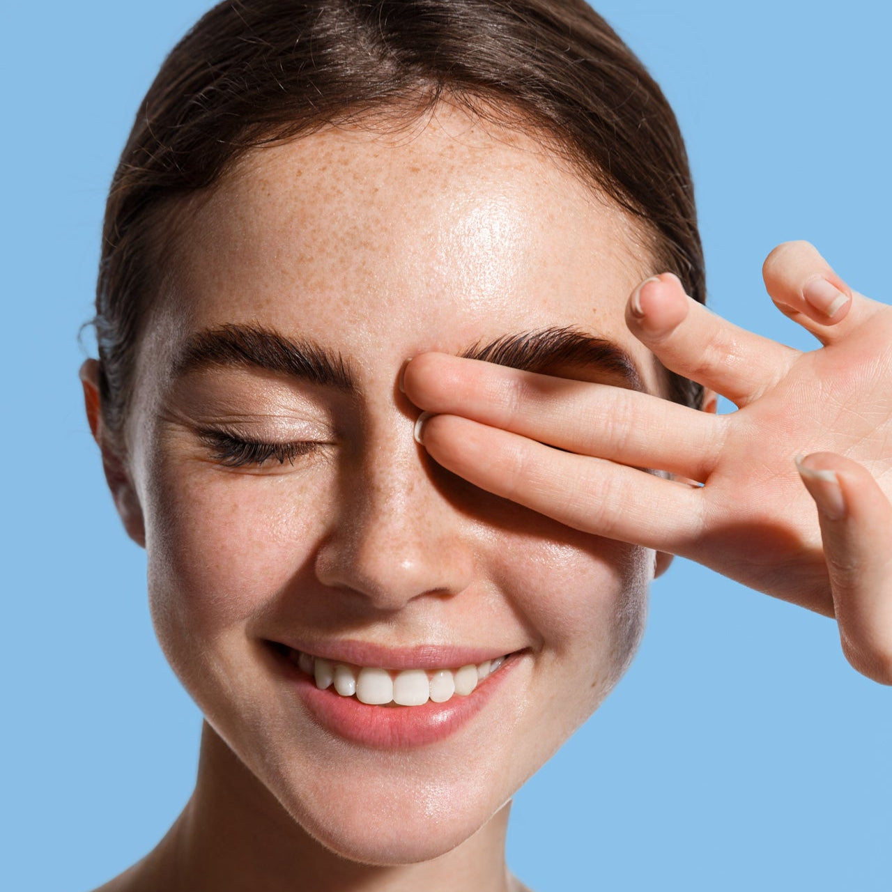 White Therapy + Hyaluronic acid Repairing Anti-Ageing Face Mask