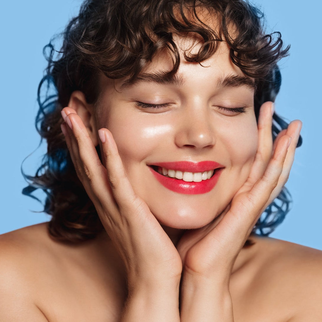 White Therapy + Hyaluronic acid Repairing Anti-Ageing Face Mask