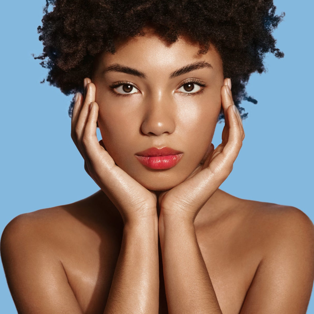 White Therapy + Leche Corporal Reparadora Suavizante Concentrada con Ácido Hialurónico