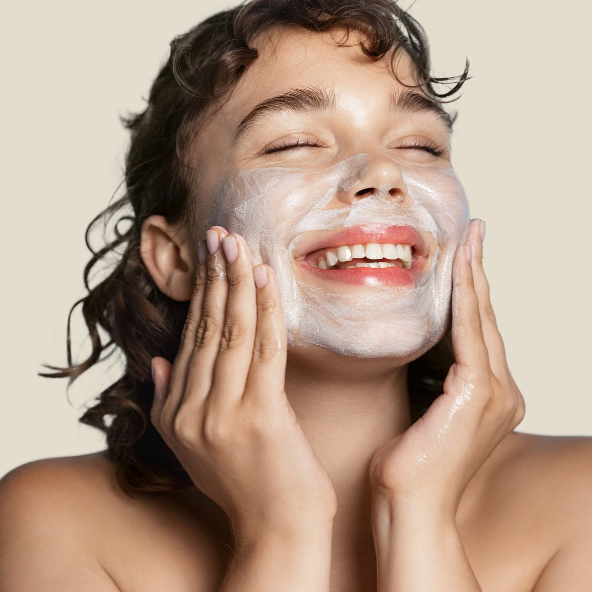 White Therapy + Lightening Exfoliating Purifying Face Gel